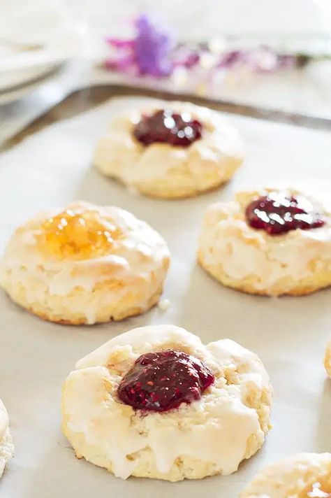 Glazed Jam Scones Jam Scones, Breakfast Feast, Buttermilk Scones, Christmas Cookies And Candy, Recipes Biscuits, Baking Scones, Tea Party Recipes, Tea Sandwich, Small Batch Baking