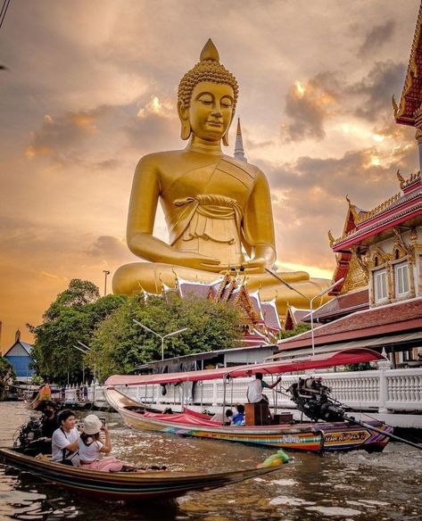 Thailand Instagram Pictures, Bangkok Thailand Aesthetic, Thai Aesthetic, Badshah Rapper, Buddha Thailand, Thailand Aesthetic, Thailand Buddha, Drunken Master, Bangkok Travel Guide