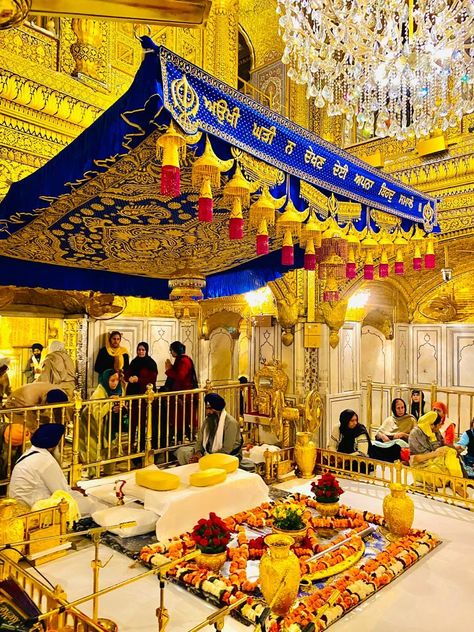 Darbar Sahib Golden Temple, Punjabi Aesthetic Wallpaper, Guru Nanak Pics, Guru Wallpaper, Wahe Guru, Golden Temple Wallpaper, Guru Nanak Photo, Darbar Sahib, Guru Nanak Wallpaper