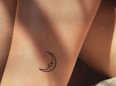 To the moon and back Small Moon Tattoos, Tasteful Tattoos, Tattoo Desings, Cool Small Tattoos, Lotus Tattoo, Small Tattoo Designs, Tattoo Life, 문신 디자인, Little Tattoos