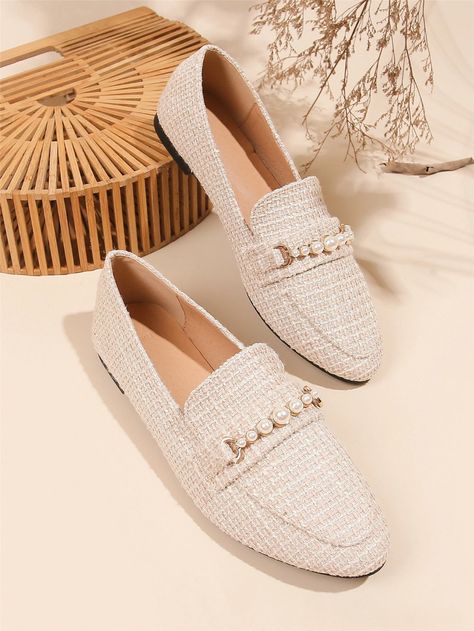 Faux Pearl Decor Knit Detail Loafers | SHEIN Bridal Loafers, Classy Accessories, Work Shoes Women, Flat Loafers, Professional Shoes, Flat Dress Shoes, Pearl Decor, Women Flats, Girly Shoes