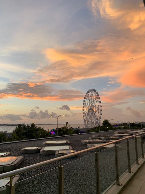 so prettttyyy Moa Seaside, Seaside Sunset, Pretty Sunset, Manila, Iphone Wallpaper, Iphone, Quick Saves