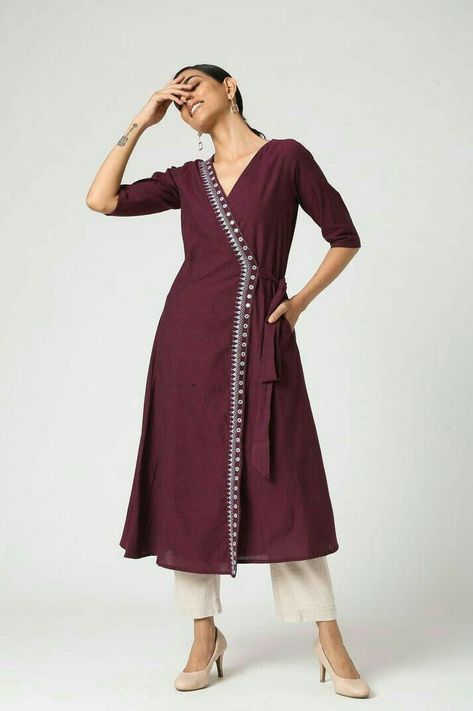 Angrakha Kurti, Plain Kurti Designs, Silk Kurti Designs, Stylish Kurtis Design, Stylish Tunic, Cotton Wrap Dress, Simple Kurti Designs, Long Kurti Designs, Kurta Neck Design