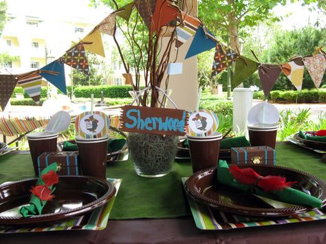 Robin Hood Birthday Party, Robin Hood Party, Disney Parties, Robin Hood Disney, Disney Birthday, Disney Party, Birthday Board, Themed Decor, Woodland Party