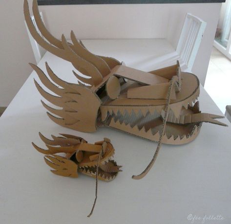 Diy Chinese Dragon Head, Chinese Dragon Cardboard, Diy Dragon Head Cardboard, Cardboard Dragon Head, Cardboard Dragon, Carton Diy, Dragon Heads, Dragon Mask, Chinese New Year Crafts