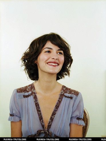 // Short Hair Waves, Wavy Bob Haircuts, Audrey Tautou, Wavy Bob Hairstyles, Short Wavy Hair, Short Wavy, 짧은 머리, Hair Envy, Hair Today