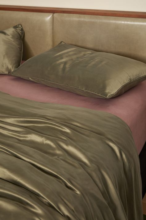 Mauve Bedding, Green Edit, Warm Purple, Silk Bed, Cool Palette, Room Things, Pink Comforter, Green Sheets, Silk Sheets