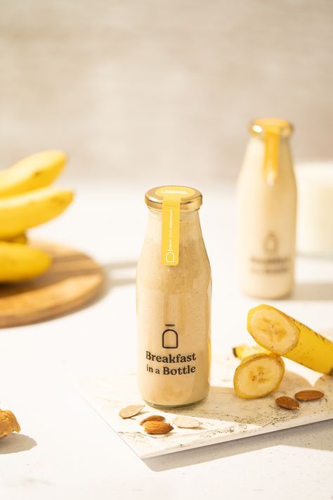 Breakfast in a Bottle - Smoothie Food Photography on Behance Milk Photography, Styling Food Photography, Photography Food Styling, Breakfast Photography, Banana Drinks, Food Art Photography, Drink Photography, Coffee Shop Aesthetic, Candles Photography