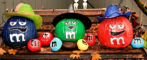 M M Trunk Or Treat Ideas, Halloween Costumes Scarecrow, Pumpkin Decorating Contest, No Carve Pumpkin Decorating, Halloween Social, Painting Pumpkins, Pumpkin Contest, School Carnival, Porch Decorations