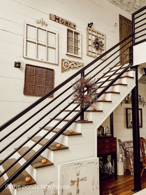 Rustic Stairs Farmhouse Style, Industrial Staircase Design Ideas, Loft Style Decor Ideas, Dollhouse Stair Railing Diy, Industrial Farmhouse Design Ideas, Industrial Farmhouse Staircase, Cottage Industrial Style, Modern Industrial Farmhouse Decor, Rustic Farmhouse Staircase