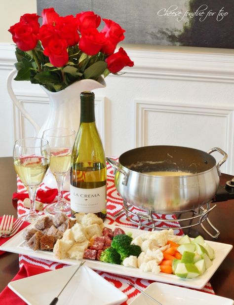 Fondue Dinner Ideas, Cheese Fondue Dippers, Fondue For Two, Fondue Dippers, Fondue Dinner, Fruit Dips, Fondue Night, Fondue Party, Fondue Recipes