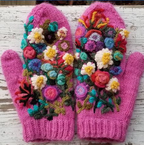 Embroidery On Knitting, Hand Knit Mittens, Wool Embroidery, Basic Embroidery Stitches, Crochet Mittens, Embroidery Stitches Tutorial, Crewel Embroidery, Knit Mittens, Hand Knitted Sweaters