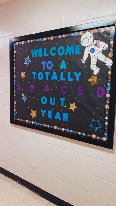 Space bulletin board #teacherlife #spaceandastronomy #scienceforkids Outer Space Bulletin Board Ideas Classroom Themes, Earth And Space Science Bulletin Boards, Space Bulliten Board Ideas, Shoot For The Moon Bulletin Board, Outer Space School Theme Bulletin Boards, Spaceship Bulletin Board Ideas, Space Class Decorations, Space School Decoration, Space Theme Birthday Board