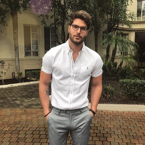 NICK BATEMAN. Hot Guys and Male Models You Need To Follow on Instagram. 🌸Follow @flirtyfull for more daily inspo. #beflirtyfull🌸 Nick Bateman, Formal Mens Fashion, Shirtless Men, Good Looking Men, Stylish Men, Male Models, Casual Outfit, White Shirt, Gq