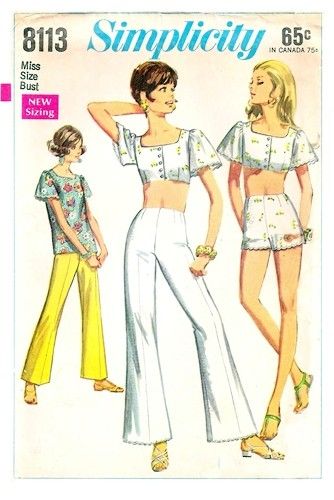 potential blouse pattern - i hate those sleeves but they could easily be adapted for the puff sleeve that's so trendy right now. just gather and stitch on band at bottom to match border or pallu. // simplicity 8113 Boho Top Pattern, Playsuit Pattern, Midriff Top, Simplicity Patterns Vintage, Patron Vintage, Crop Top Pattern, Short Playsuit, Top Sewing Pattern, Womens Sewing Patterns