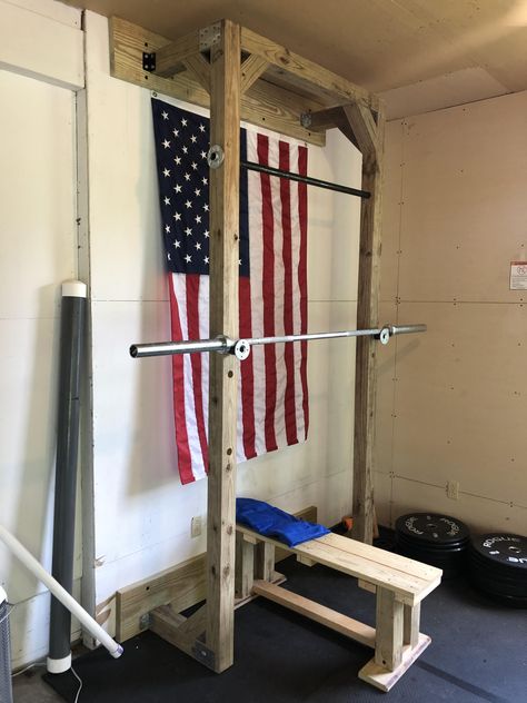 Wall Mounted Squat Rack, Woman Woodworker, Squat Rack Diy, Diy Squat Rack, Small Gym Room Ideas, Small Gym Room, Karate Gym, Crossfit Home Gym, Homemade Gym Equipment