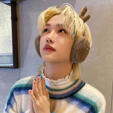 Kpop Christmas Icons Stray Kids, Best Icons, Christmas Icons, Lee Felix, Baby Chicks, Homeless Children, Kids Icon, Felix Stray Kids, Kpop Guys