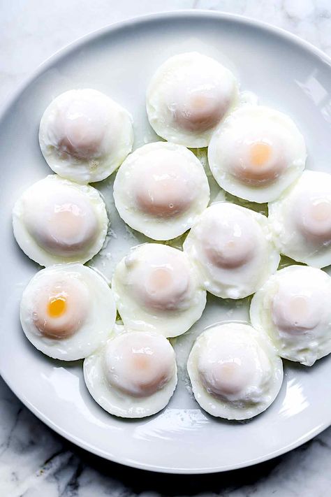 Poaching Eggs In Microwave, Easy Poached Eggs Microwave, Microwave Eggs Over Easy, Crab Eggs Benedict, Poached Eggs Microwave, Eggs Microwave, Cooking Poached Eggs, Easy Poached Eggs, Poached Egg Recipe