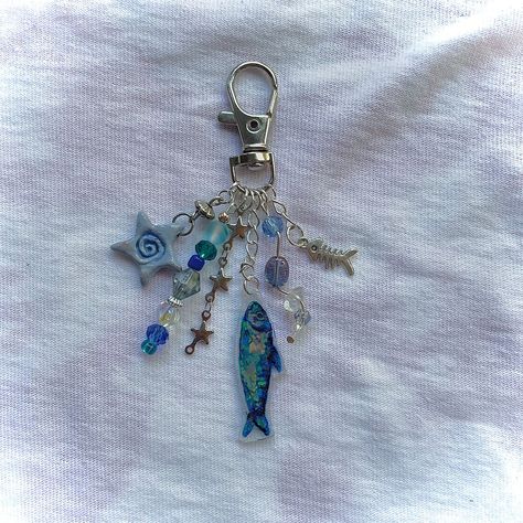 I Love The Ocean, Fish Keychain, Jewelry Accessories Ideas, Handmade Wire Jewelry, Funky Jewelry, Cute Keychain, Diy Charms, Dream Jewelry, Jewelry Inspo