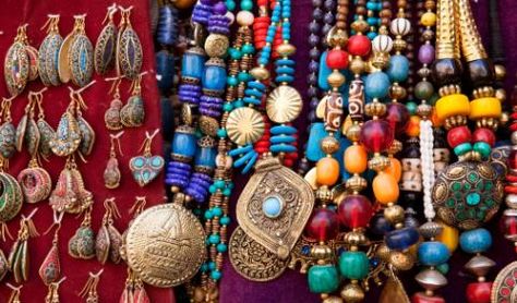 Best markets in Goa for shopping Pondicherry Beach, Peri Peri, Traditional Indian Jewellery, Junk Jewelry, Pondicherry, Honeymoon Packages, Hippie Life, Boho Deco, Beach Shop