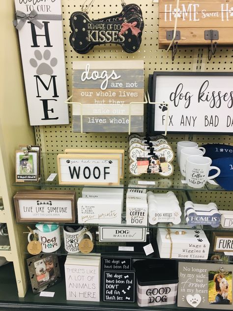 Pet Boutique Ideas, Dog Boutique Ideas, Dogs Room, Pet Station, Dog Corner, Dog Spaces, Dog Grooming Salons, Pet Organization, Dog Wall Decor