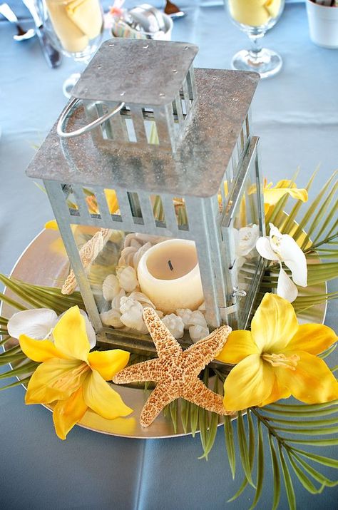 Lemon yellow beach wedding centerpiece. A wedding centerpiece ideal for the beach and summer breeze. Affordable Wedding Centerpieces, Beach Centerpieces, Diy Beach Wedding, Beach Wedding Decorations Reception, Beach Wedding Centerpieces, Summer Centerpieces, Wedding Themes Summer, Unique Wedding Flowers, Wedding Floral Centerpieces