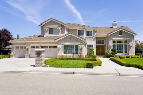 Large Luxurious Suburban Home For The Executive With A Family. Exterior shot of #Sponsored , #paid, #AFFILIATE, #Luxurious, #Home, #Exterior, #Suburban Suburban Exterior, Big Modern Houses, Southampton Ny, Suburban Home, Mansion Exterior, Family Stock Photo, Suburban House, Landscaping Images, Zillow Homes