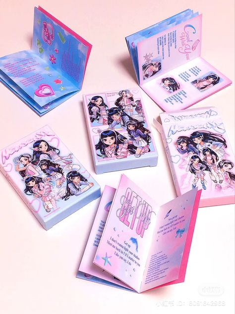 Y2k Merch Design, Kpop Album Packaging, Newjeans Photobook, Kpop Album Design, Newjeans Albums, Kpop Packaging, 달력 디자인, Pink Images, Gaming Room Setup