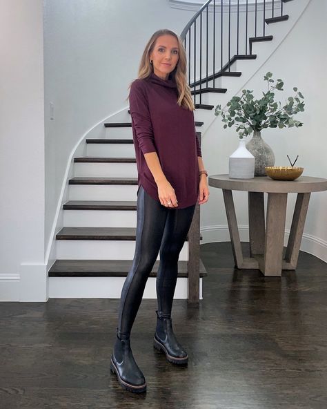 4 Ways to Wear Leather Leggings for Fall - Merrick's Art Outfits With Faux Leather Leggings, How To Wear Faux Leather Leggings, Leggings For Fall, Faux Leather Leggings Outfit, Chelsea Boots Outfit, Leggings Outfit Casual, Boot Outfits, Leather Leggings Outfit, Pleather Leggings