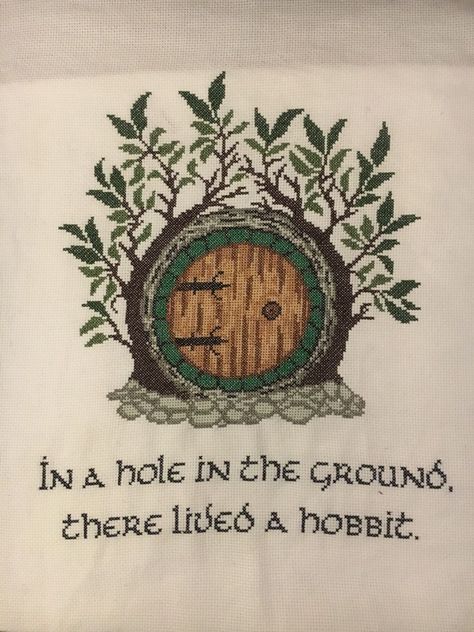 Hobbit Cross Stitch, Geek Cross Stitch, Embroidery Tattoo, Beaded Cross Stitch, Needle Art, Stitching Art, Embroidery Inspiration, Embroidery And Stitching, Tolkien