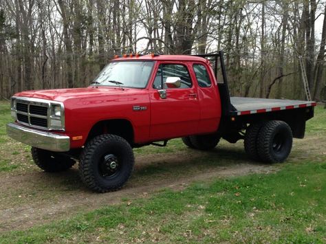 1993 dodge w350 extended cab flatbed Hotshot Trucking, Classic 4x4, 1st Gen Cummins, Dodge Cummins Diesel, Dodge Diesel Trucks, Old Dodge Trucks, Welding Rigs, Dodge Diesel, Cummins Trucks