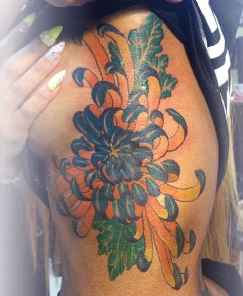 Blac Chyna Tattoo Blac Chyna Tattoos, Blac Chyna Tattoo, Rose Tattoo On Side, Tattoo Under Chest, Flower Side Tattoo, Japanese Hand Tattoos, Flower Tattoo On Side, Peace Tattoos, Tattoo Son