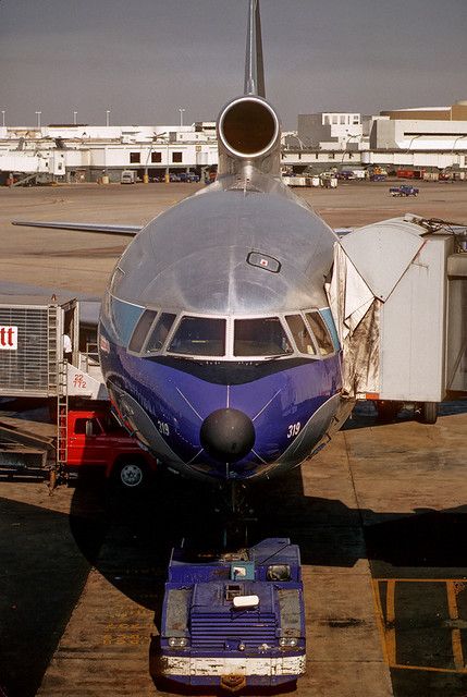 Eastern TriStar at the Gate by searchlight557, via Flickr L1011 Tristar, Porsche 968, Eastern Airlines, Stewardess Uniform, Atlanta Skyline, Boeing 727, Boeing Aircraft, Passenger Aircraft, Cheap Flight