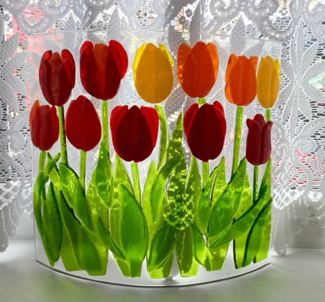 Fused Glass Tulips, Fused Glass Ideas, Fused Glass Panel, Glass Art Pictures, Glass Fusion Ideas, Fused Glass Artwork, Painted Glass Art, Glass Fusing Projects, Fused Glass Ornaments