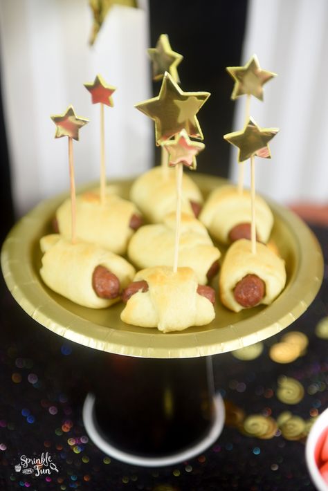 Hollywood Food Party, Hollywood Theme Party Food, Hollywood Party Food, Oscar Party Ideas, Oscars Theme Party, Hollywood Birthday Parties, Oscars Party Ideas, Cinema Party, Hollywood Birthday