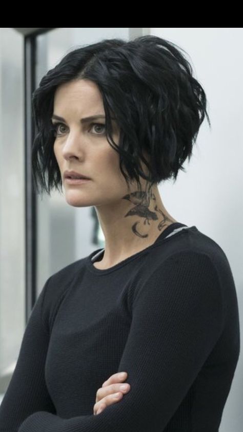 Blindspot Haircut, Jaimie Alexander Blindspot, Jamie Alexander Short Hair, Jaime Alexander Hair, Jaimie Alexander Hair, Jamie Alexander Hair, Messy Curly Bob, Jaime Alexander, Short Messy Hair