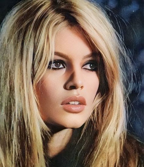 Brigitte Bardot and more - felixpadilla32@gmail.com - Gmail Bridgette Bardot Style, Bardot Makeup, Brigitte Bardot Hair, Bardot Hair, Bridgette Bardot, Bridget Bardot, Bardot Style, Marilyn Monroe Photos, Model Aesthetic