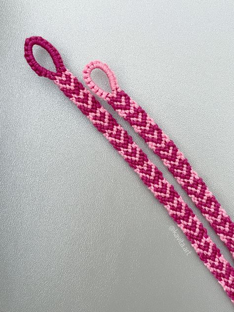 Heart Crochet Bracelet, Chevron Heart Bracelet, Heart Yarn Bracelet, Heart Chevron Bracelet, Mulina Bracelets Hearts, Heart Bracelet Tutorial, Heart Bracelet Pattern, Heart String Bracelet, Bracelet For Beginners