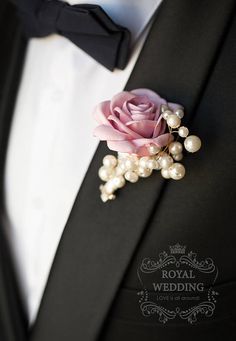 Boutineer Wedding, Brooch Boutonniere, Grooms Boutonniere, خواتم خطوبة, Button Holes Wedding, Bridal Brooch Bouquet, Pink Wedding Inspiration, Bridal Packages, Rose Boutonniere