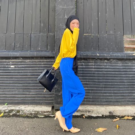 colorful&colorblock outfit blue and yellow like starry night #hijaboutfit #hijabfashion #hijabstyle #colorblock #casualwomensfashion #casualoutfit Color Block Hijab Outfit, Outfits Hijab, Color Blocking Outfits, Yellow Outfit, Outfit Hijab, Hijab Outfit, Blue And Yellow, Black Outfit, Womens Fashion Casual