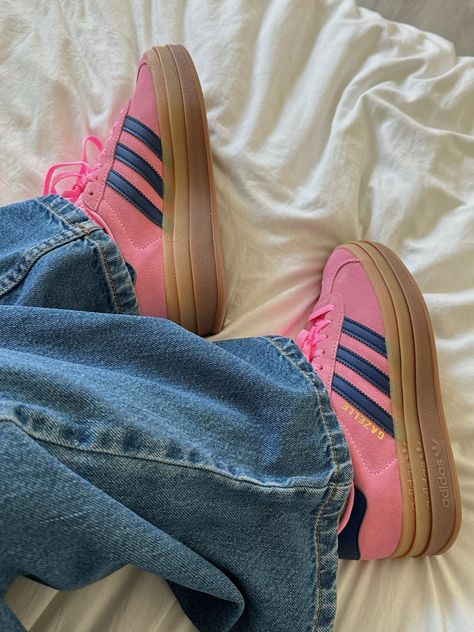 Adidas samba, adidas, pink adidas, everyday shoes, pink shoes, pink, adidas Adidas Samba Pink Outfit, Pink Samba Adidas, Pink Samba Outfit, Adidas Samba Pink, Pink Sambas, Adidas Samba Rose, Pink Samba, Samba Rose, Gazelle Bold Shoes