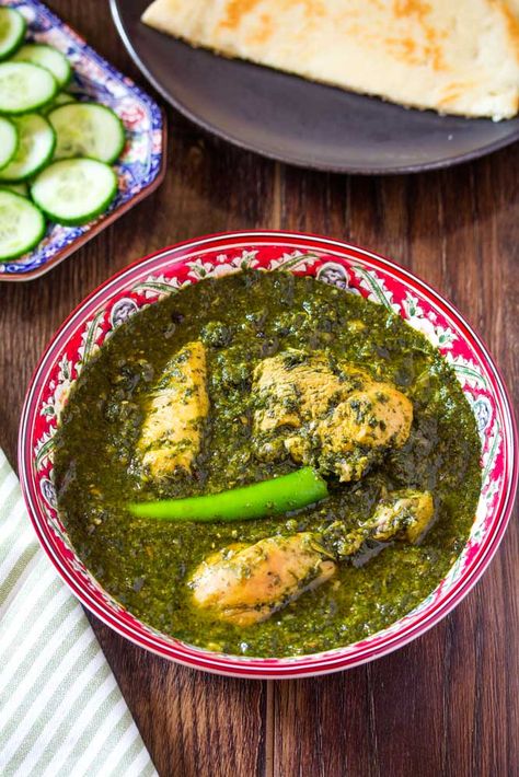 Palak Chicken (Saag Wala Chicken) | I Knead to Eat Palak Chicken Recipe, Chicken Saag, Pakistani Rice, Palak Chicken, Kachumber Salad, Recipes Pakistani, Malai Chicken, Best Indian Recipes, Karahi Recipe