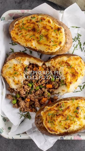 Shepherds Pie Baked Potato Recipe, Shepards Pie Stuffed Potatoes, Cottage Pie Baked Potato, Baked Potato Shepherd's Pie, Cottage Pie Baked Potato Recipe, Cottage Pie Baked Potatoes, Shepard Pie Stuffed Potatoes, Baked Potatoes With Ground Beef, Shepherds Pie Baked Potato