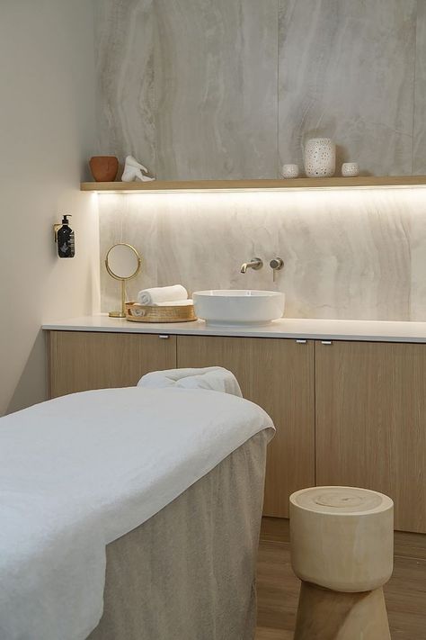 Massage Room Design, Massage Room Decor, Spa Aesthetic, Esthetician Room Decor, Esthetics Room, Spa Room Decor, Spa Interior Design, Salon Suites Decor, Spa Rooms