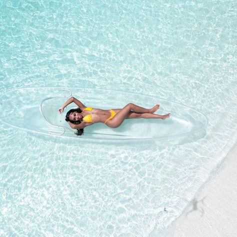 Clear Kayak Photoshoot, Drone Photoshoot, Clear Kayak, Boat Photoshoot, Beach Vacation Pictures, Summer Picture Poses, Vacation Mood, Vacation Looks, Luxury Lifestyle Dreams