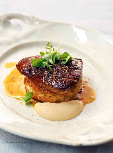 Foie Gras Recipe, Fest Mad, Elegant Appetizers, Fine Dining Recipes, Duck Recipes, French Cooking, Pan Seared, Foie Gras, St James