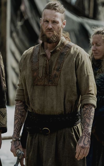 Anglo Saxon Character Art, Nordic Men Vikings, Viking Tattoos Men, Male Viking Costume, Viking Style Clothing, Ubbe Lothbrok, Ubbe Ragnarsson, Vikings Ubbe, Ragnar Lothbrok Vikings