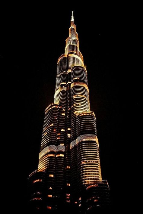 Dubai Photos, Cool Backgrounds For Iphone, Black Building, City Life Photography, Dubai Architecture, Dubai Aesthetic, Amoled Wallpapers, Iphone Wallpaper Stills, Live Screen Wallpaper