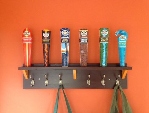 Kona Brewing tap handle coat rack. Beer Tap Handle Ideas, Tap Handle Ideas, Growler Decor, Diy Wood Gifts For Men, Diy Beer Tap, Beer Tap Display, Diy Wood Gifts, Wood Gifts For Men, Beer Tap Handles Display