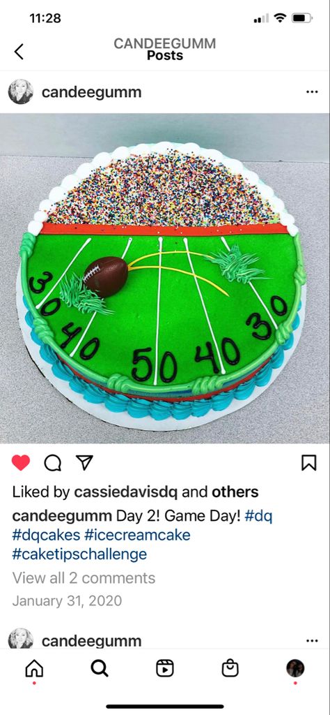 Sheet Cake Football Theme, Football Cakes Ideas, Round Football Cake, Football Sheet Cake, Football Themed Snacks, Guy Cakes, Football Theme Cake, Football Cake Design, Superbowl Cake